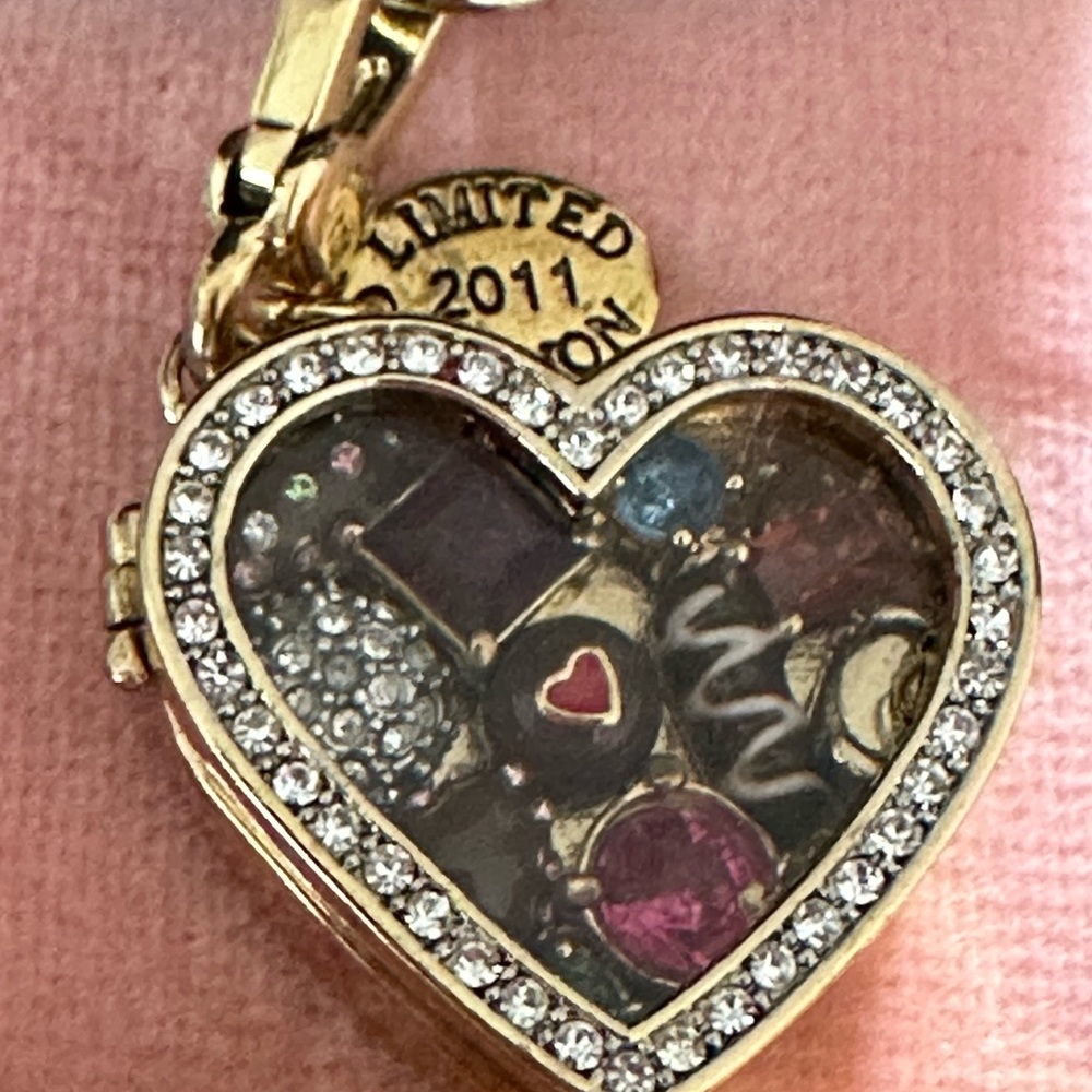 Juicy Couture 2009 Limited Edition Valentine Box of Chocolates Charm YJRU2672